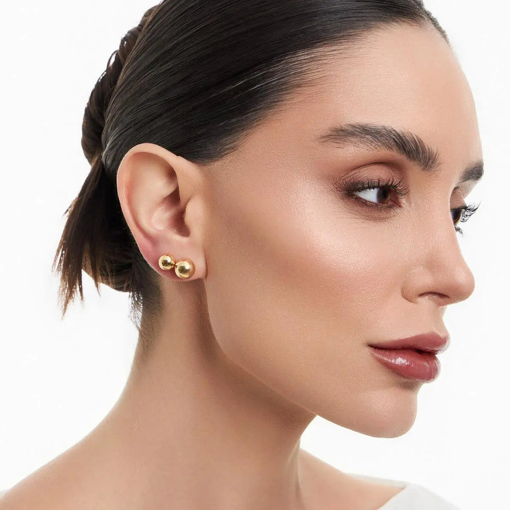 Brinco Folheado a Ouro com Esfera Lisa