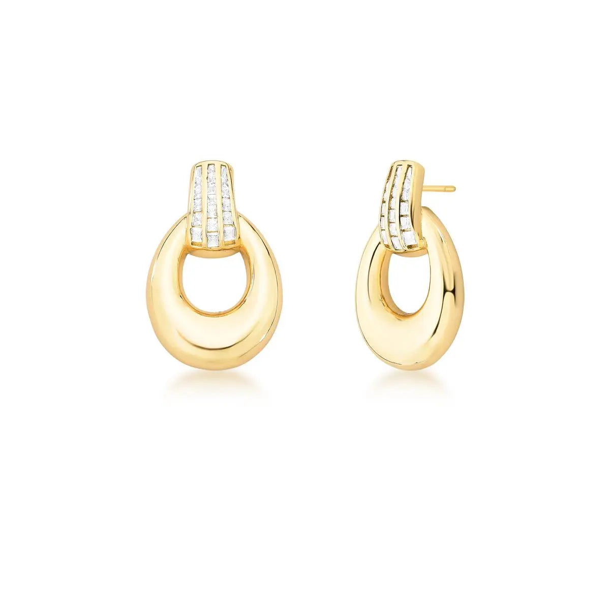 Brinco Folheado a Ouro Oval Vazado e Zircônias