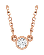 Colar Solitário Pedra do Mês com Cravação Bezel em Ouro 14k com Diamantes de Laboratório