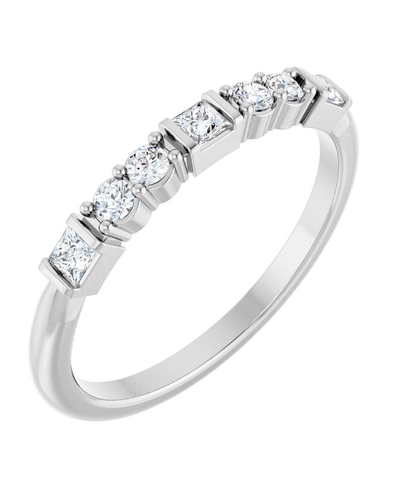 Anel Cravejado Empilhável em Ouro 14k com Diamantes de Laboratório – Modelo 3