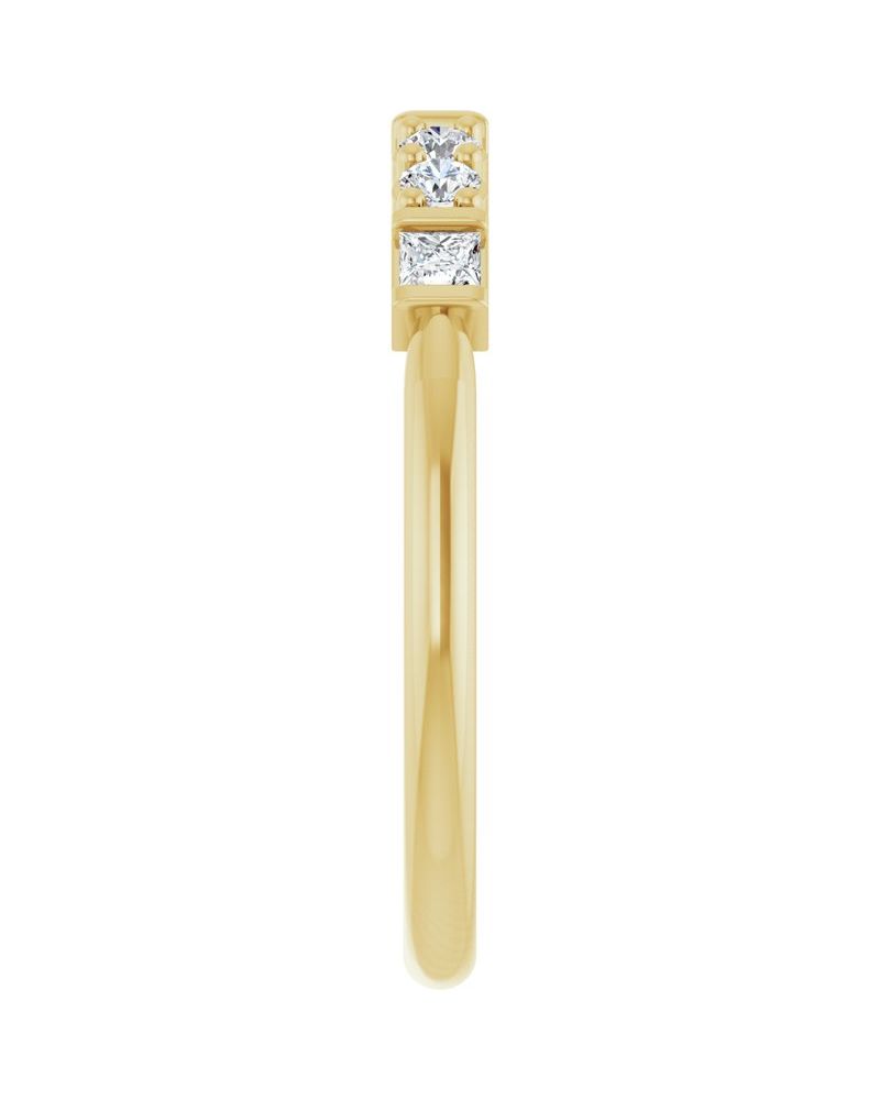 Anel Cravejado Empilhável em Ouro 14k com Diamantes de Laboratório – Modelo 3