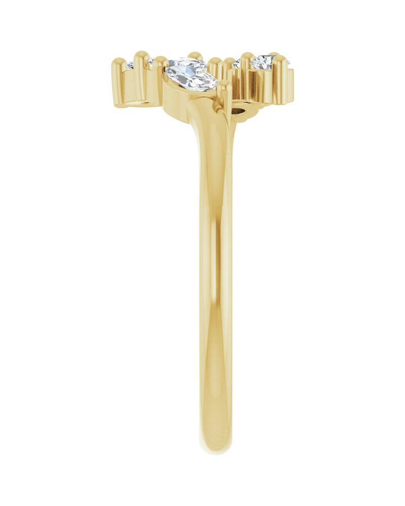 Anel Bypass Cravejado em Ouro 14k com Diamantes de Laboratório