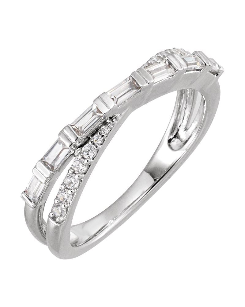 Anel Entrelaçado Cravejado em Ouro 14k com Diamantes de Laboratório – Modelo 2