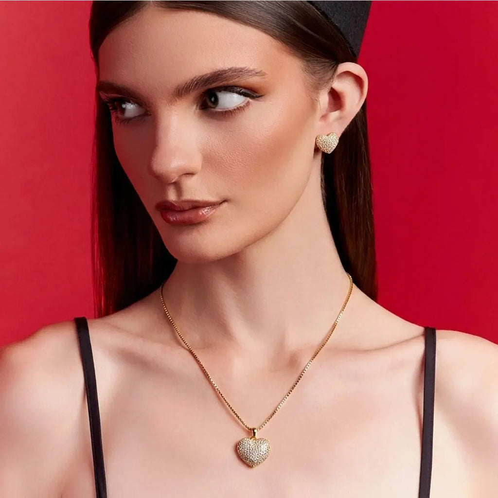 Conjunto de Brinco e Colar de Coração Abaulado com Zircônias