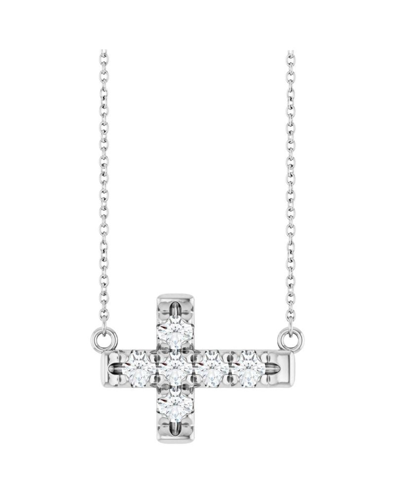 Colar Cruz Horizontal Cravejado em Ouro 14k com Diamantes de Laboratório – Modelo 3