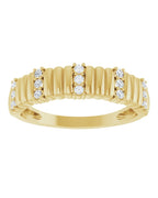 Anel Canelado Cravejado em Ouro 14k com Diamantes Naturais