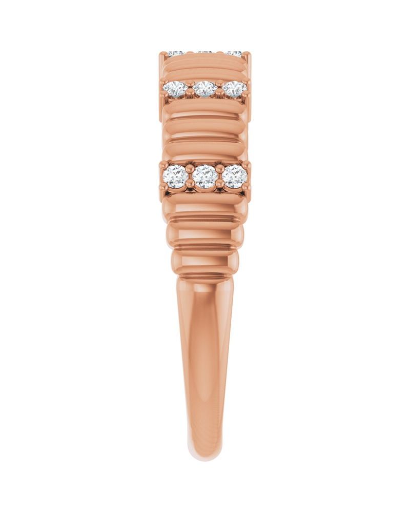 Anel Canelado Cravejado em Ouro 14k com Diamantes Naturais