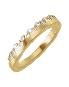Anel Cravejado em Ouro 14k com Diamantes de Laboratório – Modelo 4