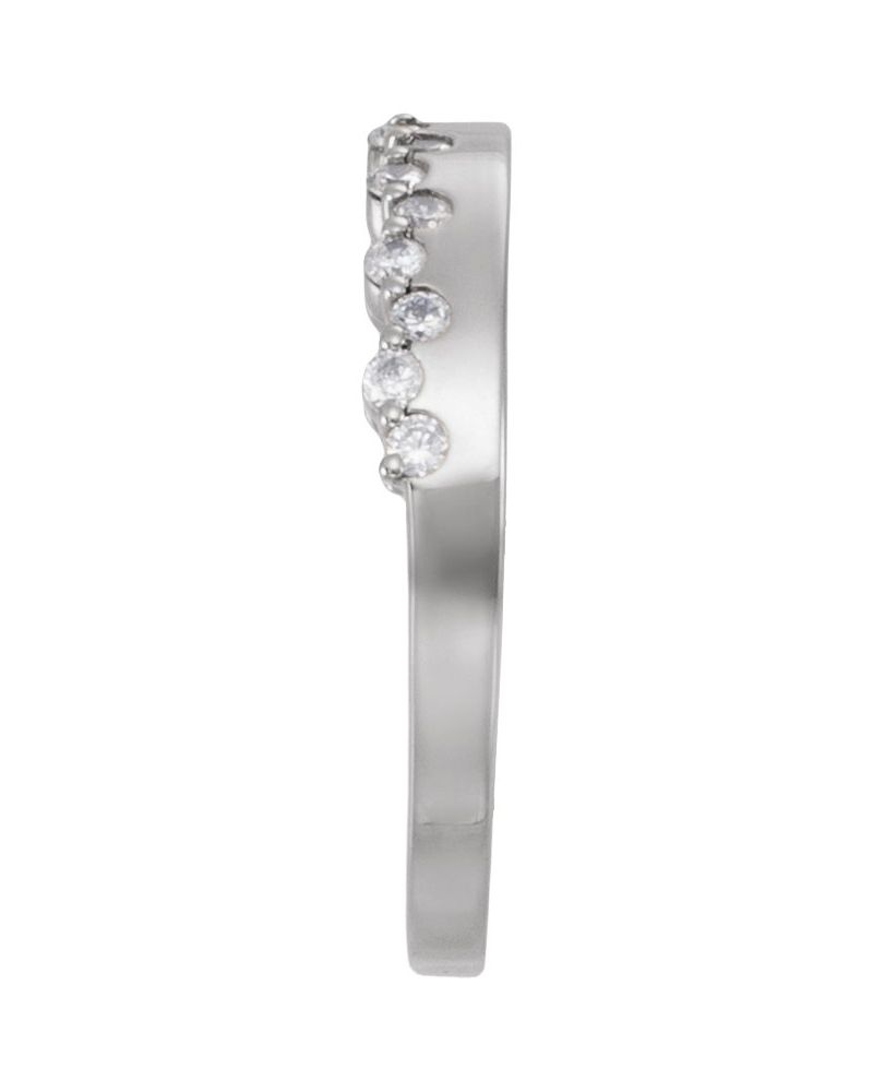 Anel Cravejado em Ouro 14k com Diamantes de Laboratório – Modelo 4