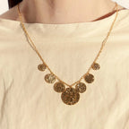 Colar Folheado a Ouro com Medalhas Texturizadas