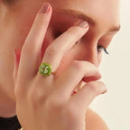 Anel Folheado a Ouro Esmaltado com Cristal Quadrado e Zircônias