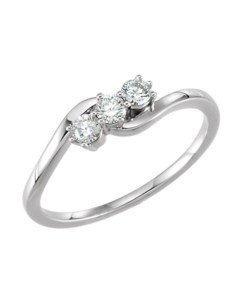 Anel Três Pedras em Ouro 14k com Diamantes Naturais – Modelo 8