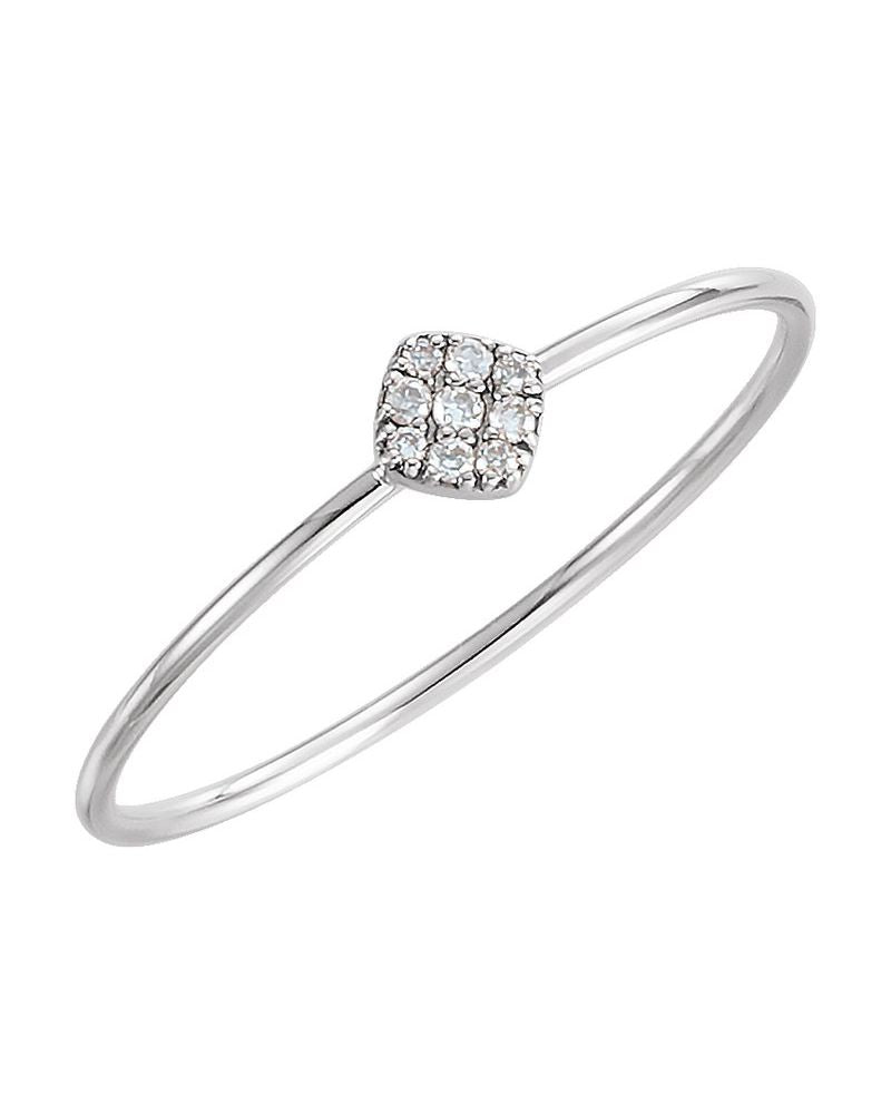 Anel Cluster Delicado em Ouro 14k com Diamantes Naturais