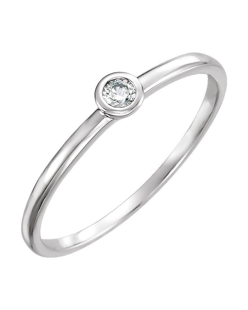 Anel Solitário com Cravação Bezel em Ouro 14k com Diamantes Naturais