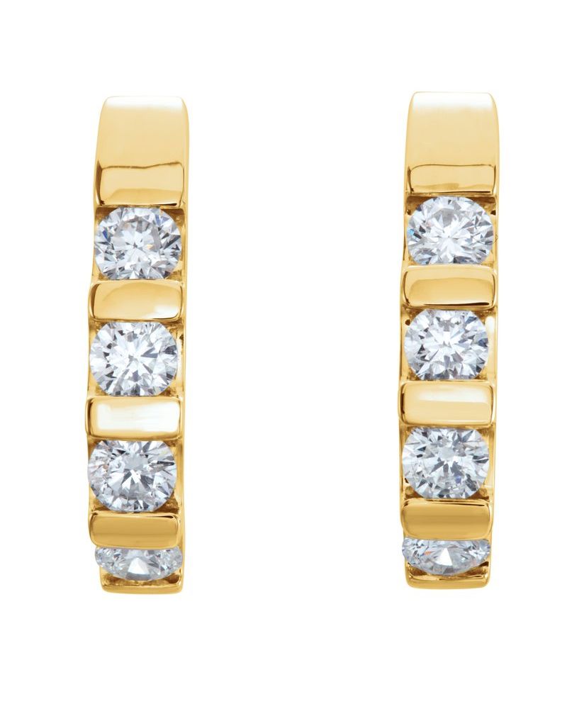 Brinco Meia Argola com Cravação Trilho em Ouro 14k com Diamantes Naturais