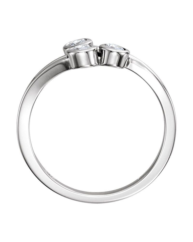 Anel Três Pedras com Cravação Bezel em Ouro 14k com Diamantes Naturais – Modelo 4