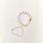 Pulseira Folheada a Ouro com Pérolas Shell e Fecho Imã