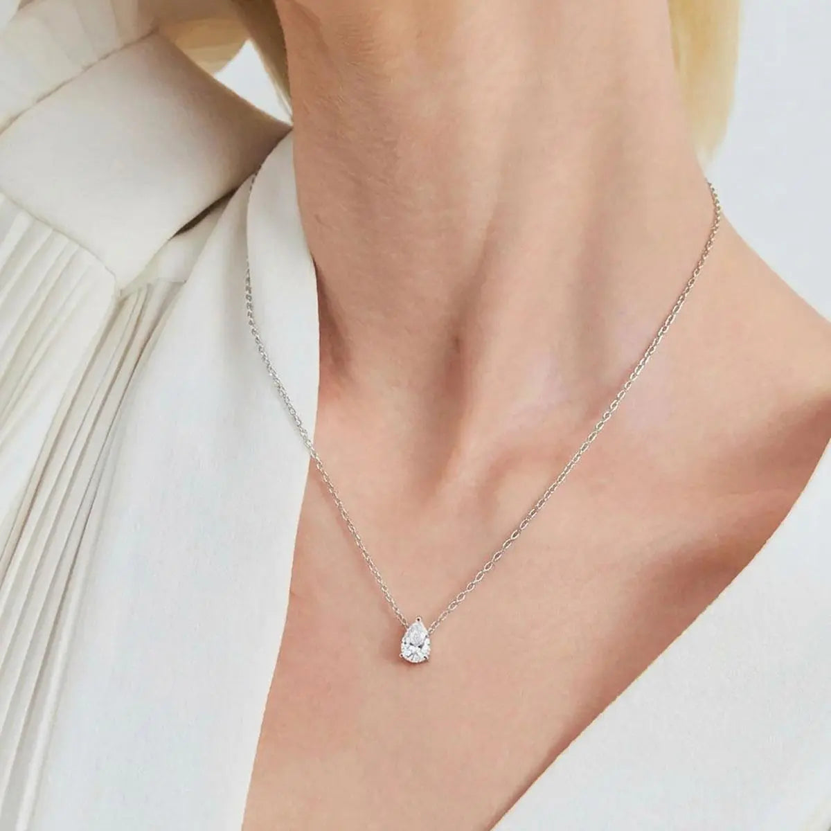 Colar de Prata 925 com Pedra Moissanite de Gota 5x7mm