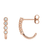 Brinco Meia Argola Cravejado em Ouro 14k com Diamantes Naturais – Modelo 5