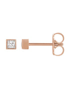Brinco Ponto de Luz Quadrado com Cravação Bezel em Ouro 14k com Diamantes Naturais