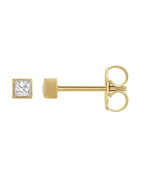 Brinco Ponto de Luz Quadrado com Cravação Bezel em Ouro 14k com Diamantes Naturais