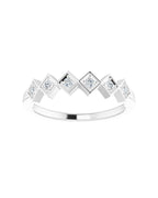 Anel Empilhável em Ouro 14k com Diamantes Naturais – Modelo 29