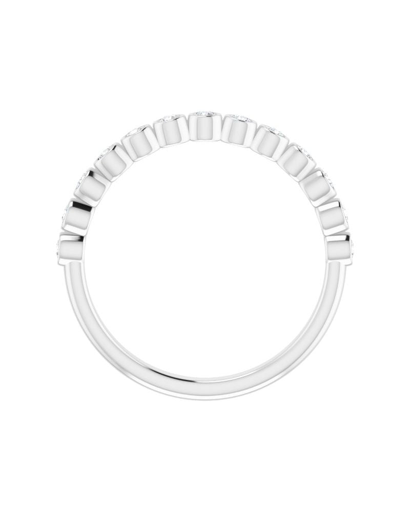 Anel com Cravação Bezel Empilhável em Ouro 14k com Diamantes Naturais – Modelo 4