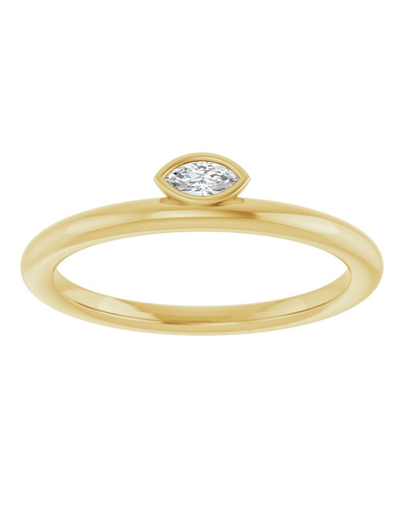 Anel com Cravação Bezel Empilhável em Ouro 14k com Diamantes Naturais