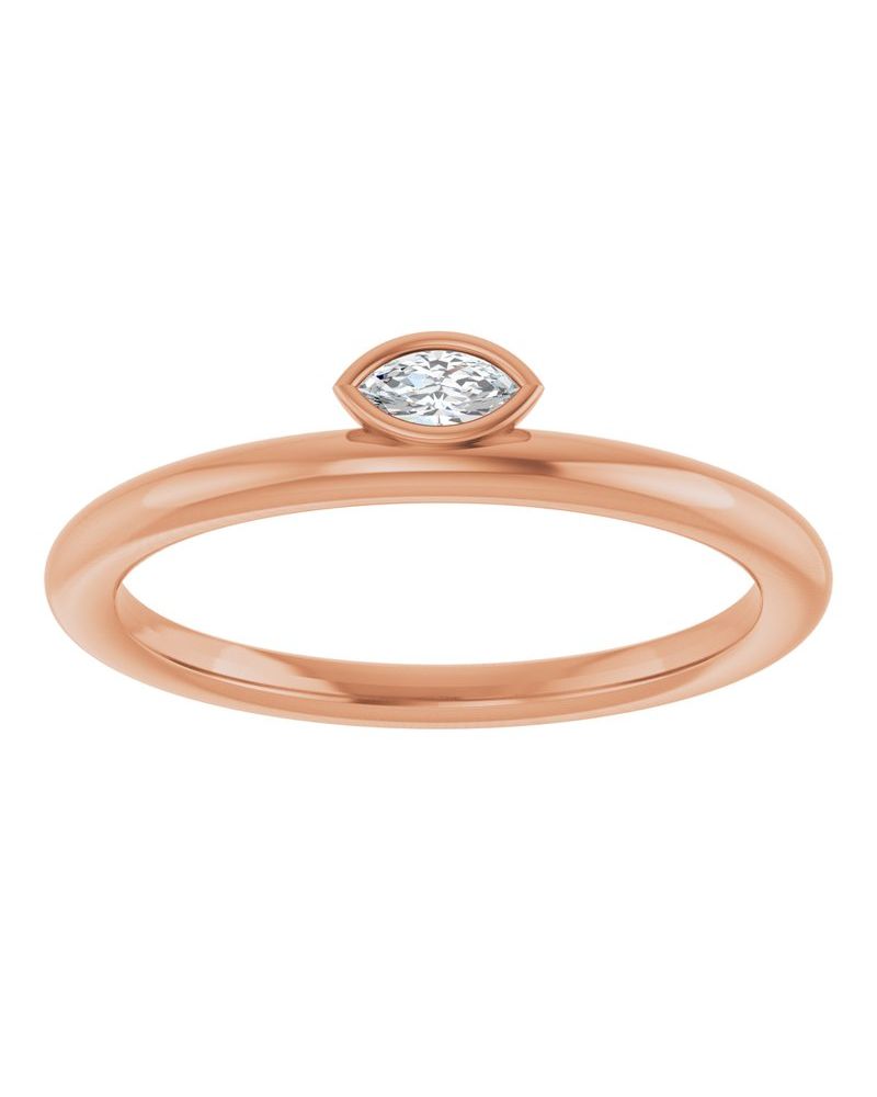 Anel com Cravação Bezel Empilhável em Ouro 14k com Diamantes Naturais