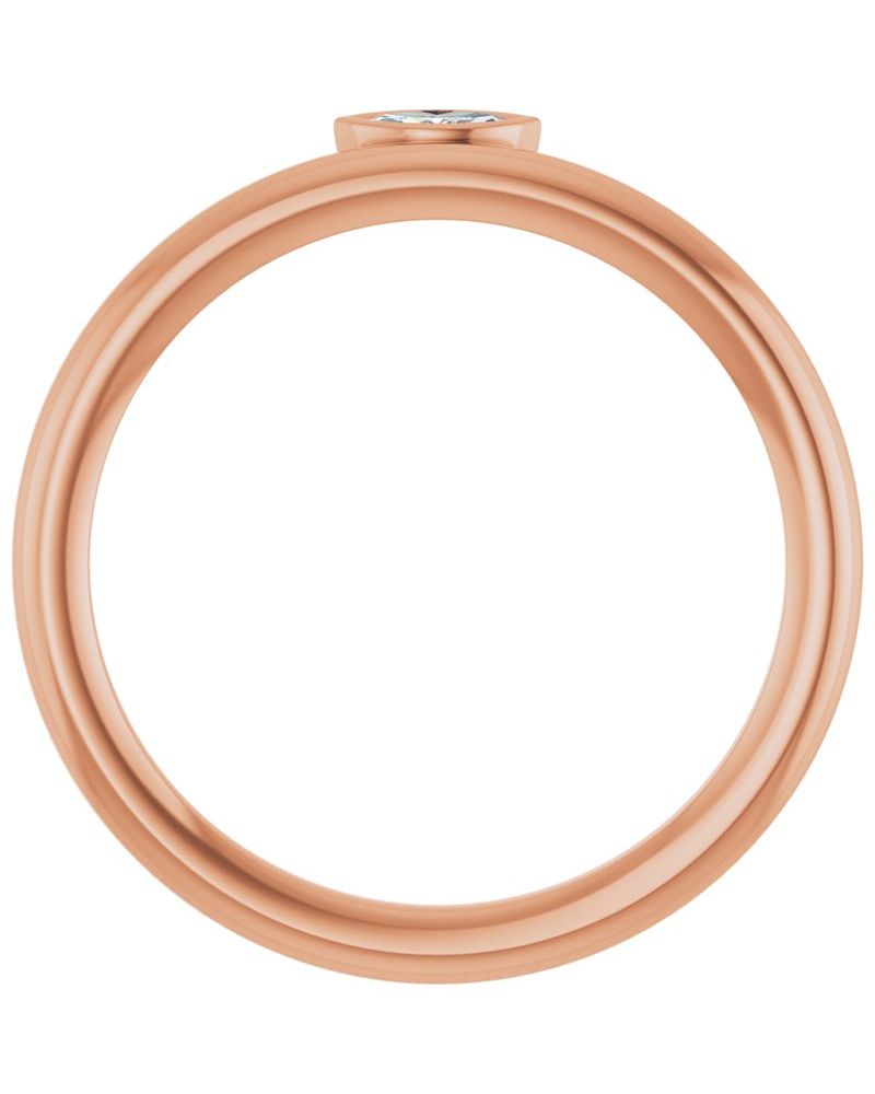 Anel com Cravação Bezel Empilhável em Ouro 14k com Diamantes Naturais