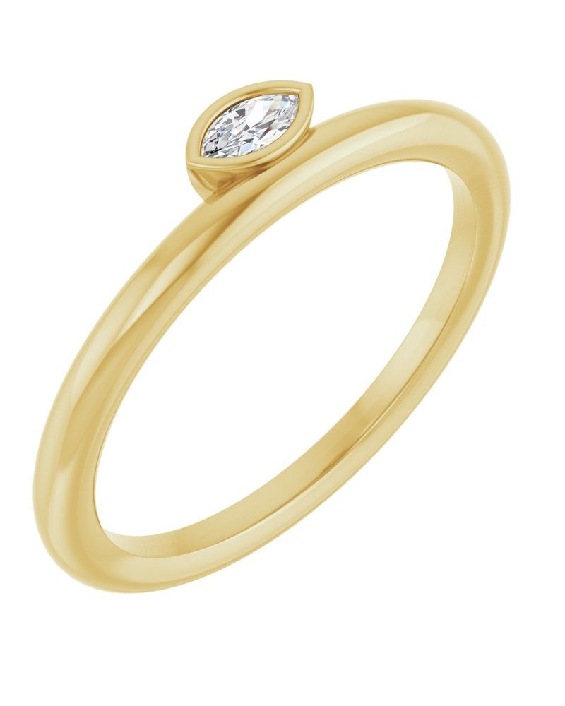 Anel com Cravação Bezel Empilhável em Ouro 14k com Diamantes Naturais