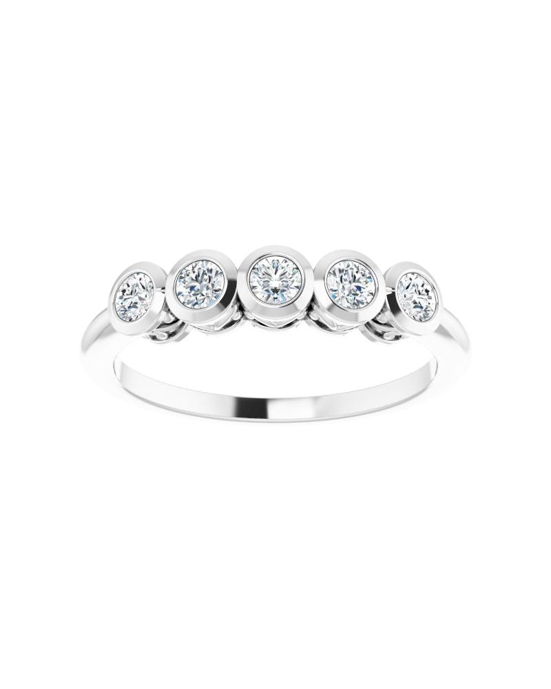 Anel Cinco Pedras com Cravação Bezel em Ouro 14k com Diamantes Naturais
