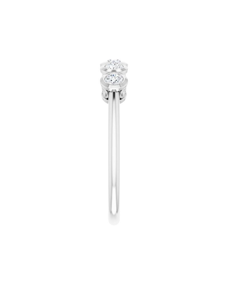 Anel Cinco Pedras com Cravação Bezel em Ouro 14k com Diamantes Naturais