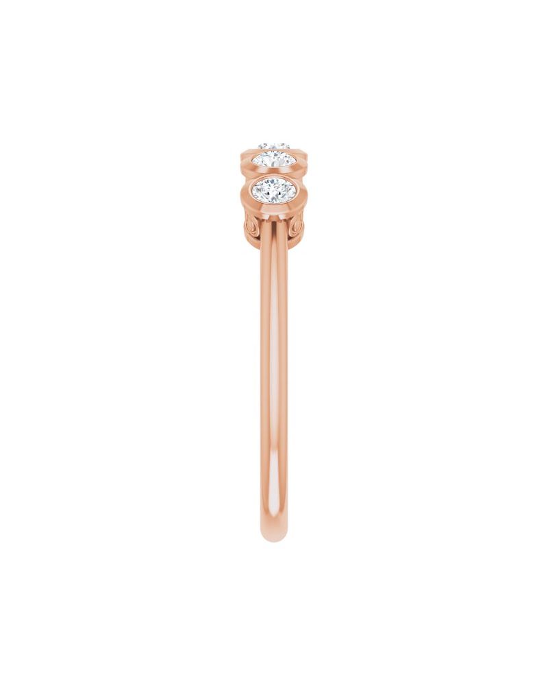 Anel Cinco Pedras com Cravação Bezel em Ouro 14k com Diamantes Naturais