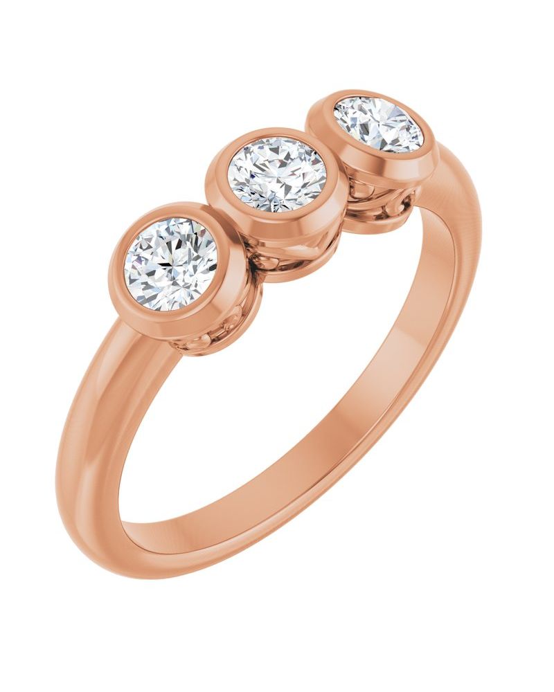 Anel Três Pedras com Cravação Bezel em Ouro 14k com Diamantes Naturais