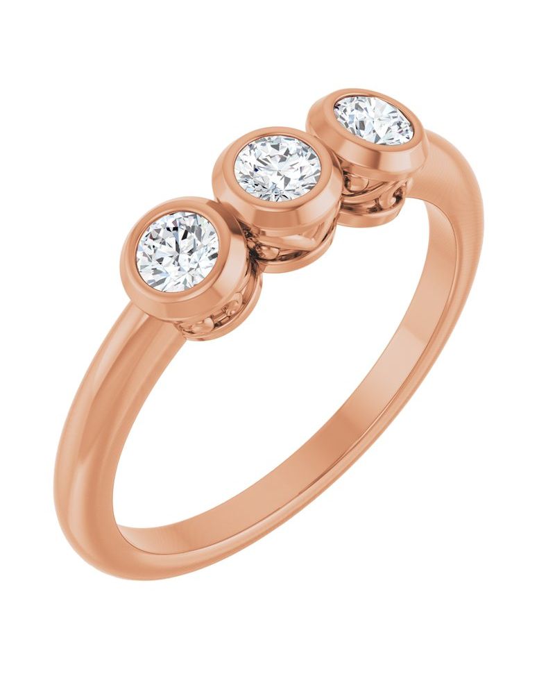 Anel Três Pedras com Cravação Bezel em Ouro 14k com Diamantes Naturais