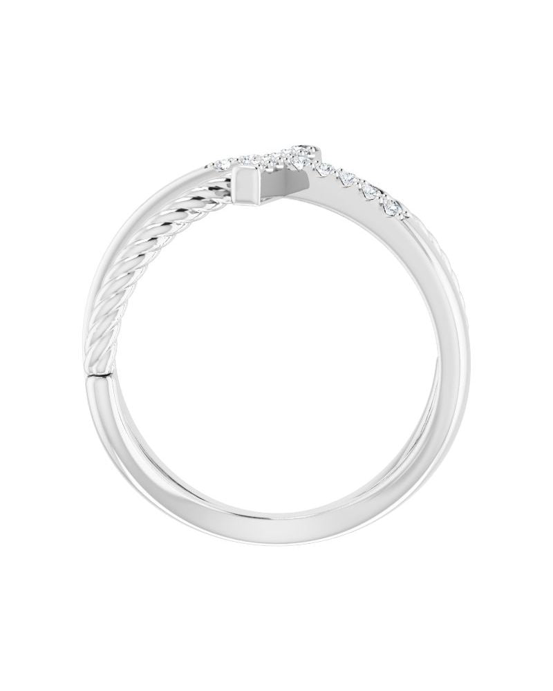 Anel Cruz Torcido Cravejado em Ouro 14k com Diamantes Naturais