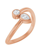 Anel Bypass com Cravação Bezel em Ouro 14k com Diamantes Naturais