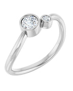 Anel Cravejado com Cravação Bezel em Ouro 14k com Diamantes Naturais