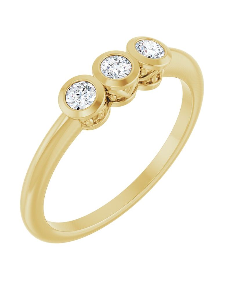 Anel Três Pedras com Cravação Bezel em Ouro 14k com Diamantes Naturais