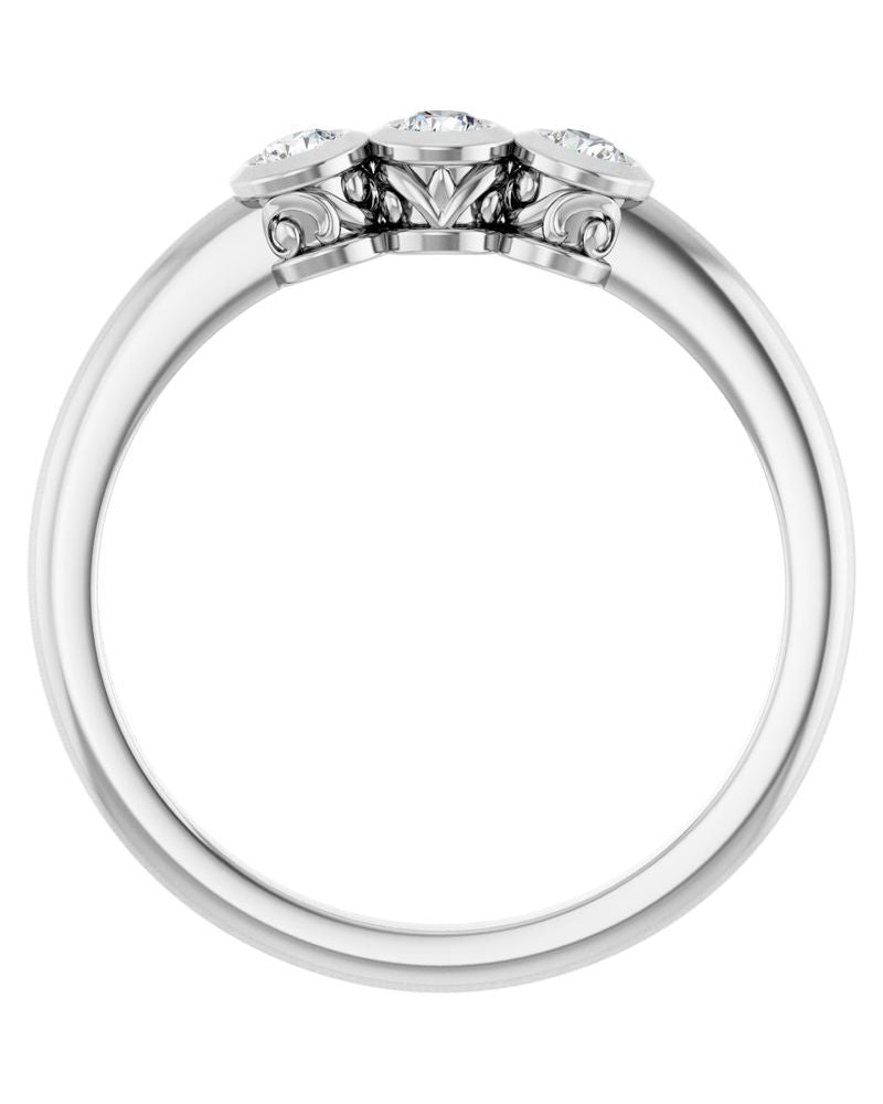 Anel Três Pedras com Cravação Bezel em Ouro 14k com Diamantes Naturais