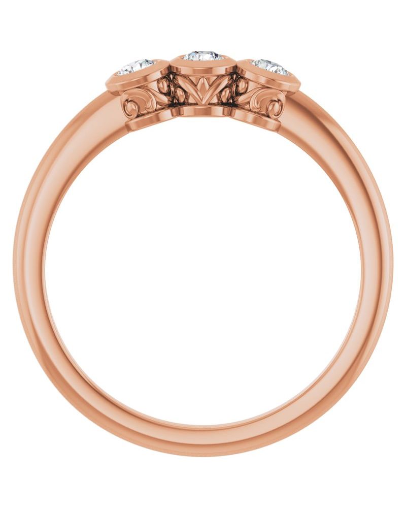 Anel Três Pedras com Cravação Bezel em Ouro 14k com Diamantes Naturais