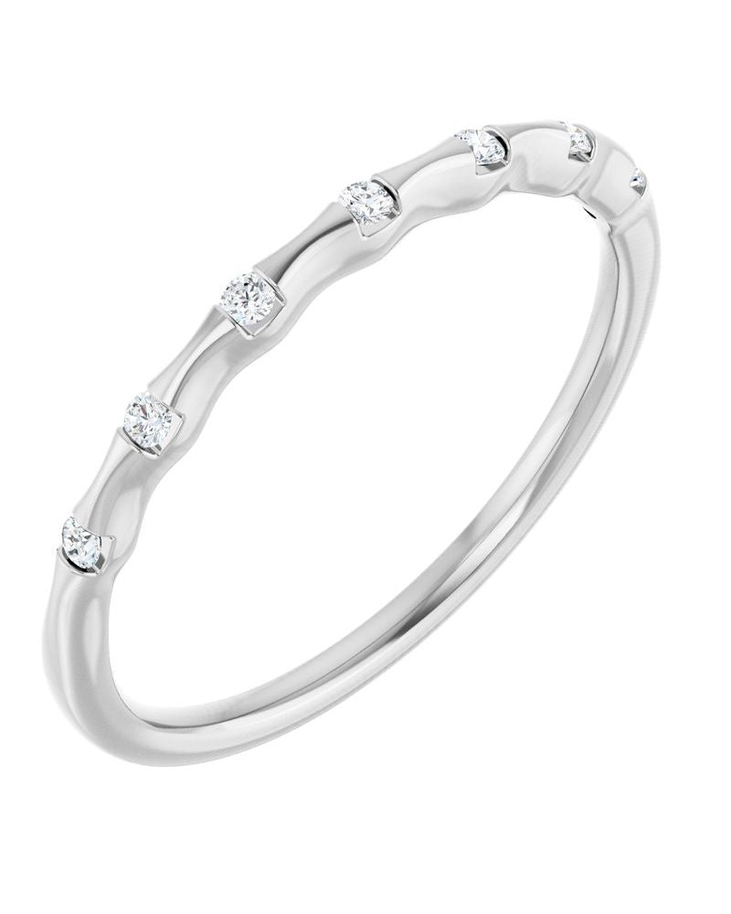 Anel Cravejado Empilhável em Ouro 14k com Diamantes de Laboratório – Modelo 4