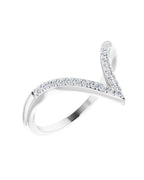 Anel em V Cravejado em Ouro 14k com Diamantes Naturais – Modelo 2