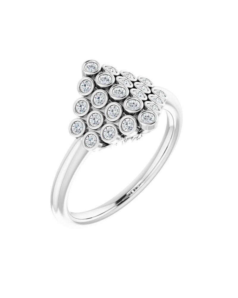 Anel Cluster com Cravação Bezel em Ouro 14k com Diamantes Naturais