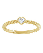 Anel Coração Torcido Empilhável com Cravação Bezel em Ouro 14k com Diamantes Naturais