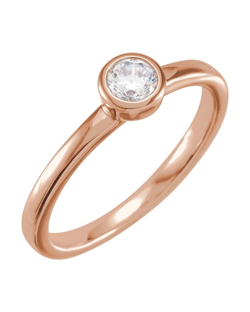 Anel com Cravação Bezel em Ouro 14k com Diamantes de Laboratório