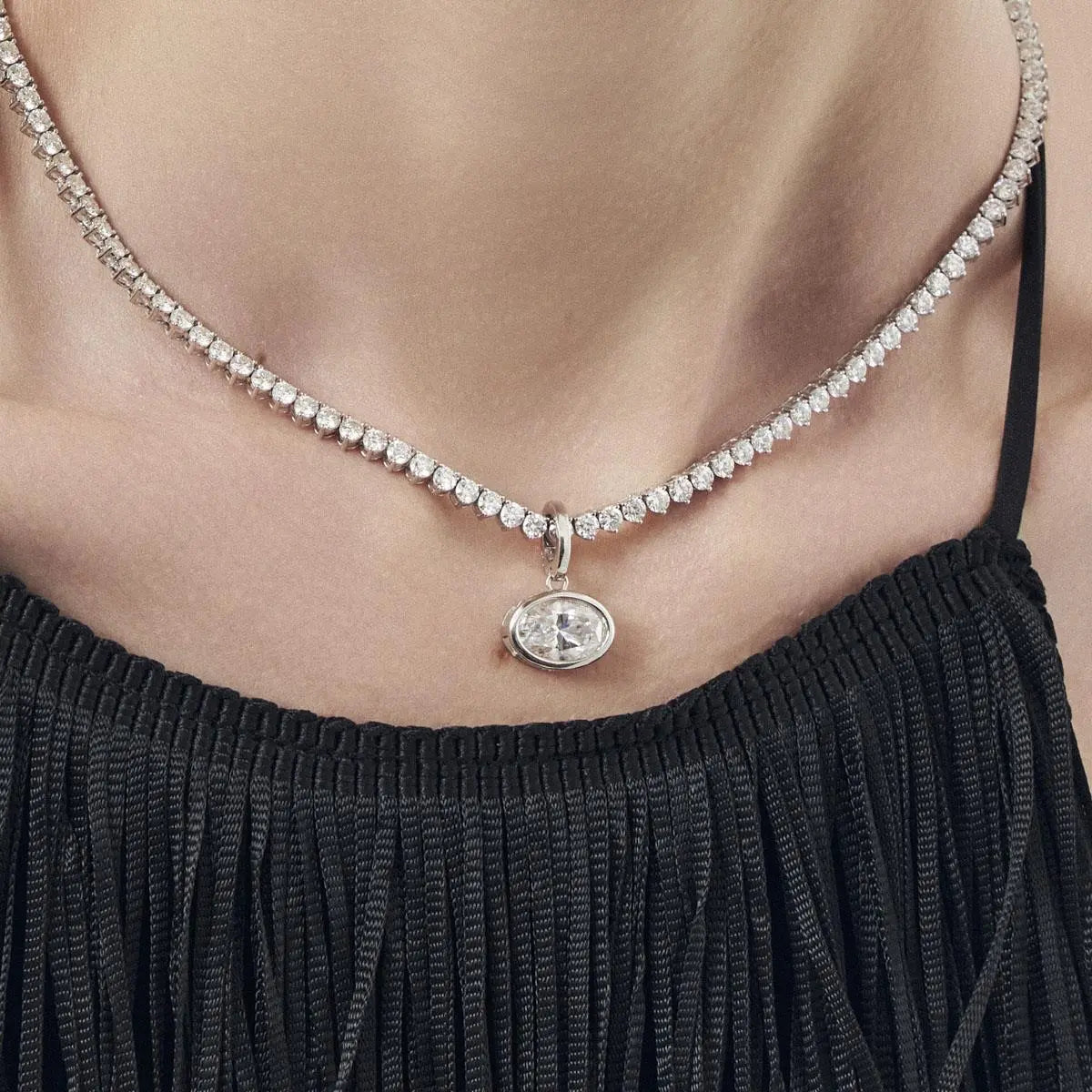 Pingente de Prata 925 com Fecho em Pedra Moissanite 12x8mm