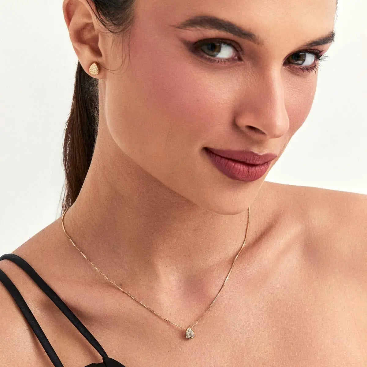 Conjunto Brinco e Colar com Pingente de Gota em Zircônias