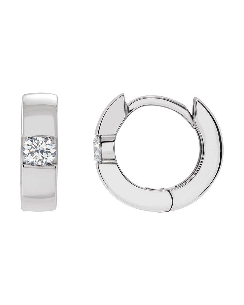 Brinco Huggie Cravejado em Ouro 14k com Diamantes de Laboratório – Modelo 2